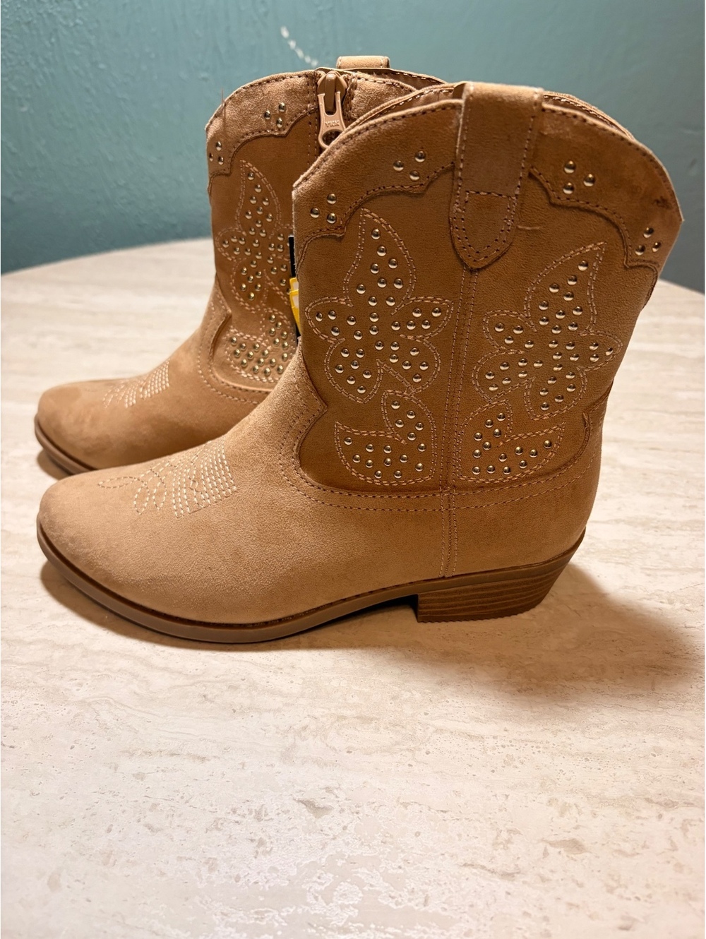 Size 4 Big Kids Girls' Tan Suede Studded Western Boots Size 4